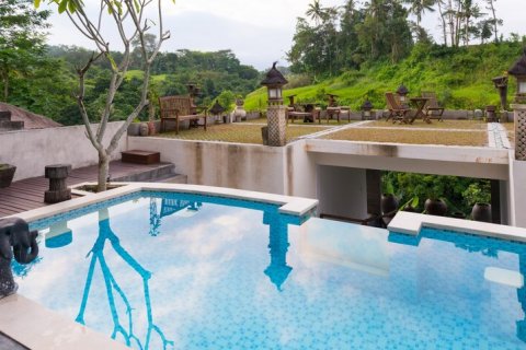 Six luxury villas worth more than 680 million dirhams were sold in four months