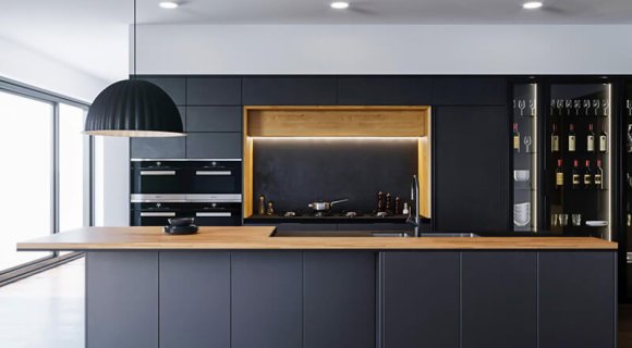 يستخدم كبار الوسطاء العقاريين في دبي برج خور دبي المهجور التابع لشركة إعمار لجذب الاستثمار الدولي