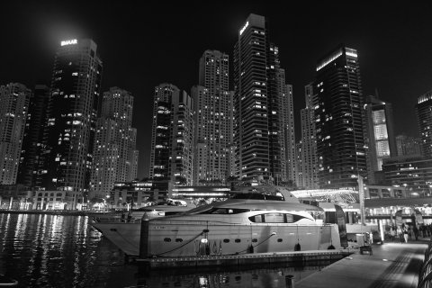 دبي تشق طريقها لمزيد من الرفاهية