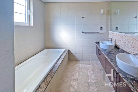 Vila v Jumeirah Park, Dubai, SAE 3 ložnice, 285 m² Č.: 597625 - fotografie 17