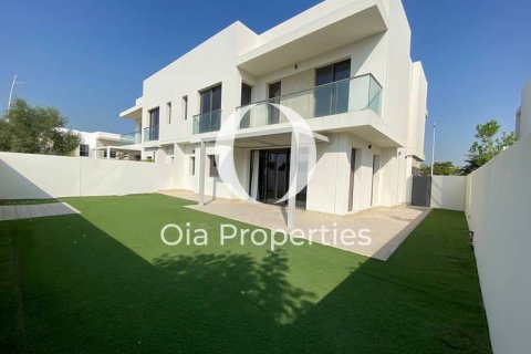 Villa on the Yas Island, Abu Dhabi, UAE 4 bedrooms, 450 sq.m. № 609079 - photo 1