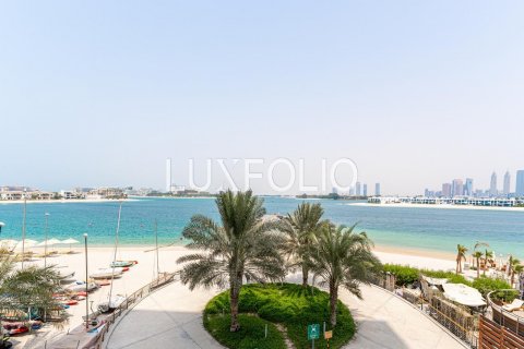 Apartemen di Palm Jumeirah, Dubai, UEA 3 kamar tidur, 222 m2 nomor 627762 - foto 2