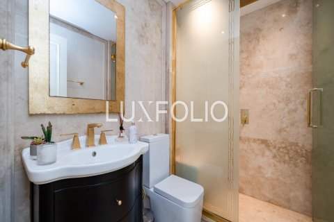 Apartemen di Downtown Dubai (Downtown Burj Dubai), Dubai, UEA 2 kamar tidur, 152 m2 nomor 627594 - foto 11