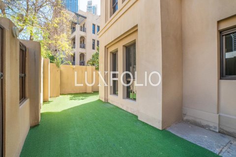 Apartment in Old Town, Dubai, UAE 2 bedrooms, 232 sq.m. № 627775 - photo 1