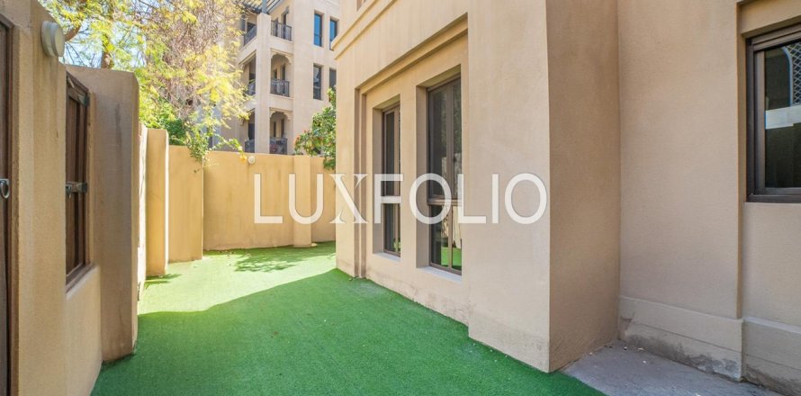 Apartment in Old Town, Dubai, UAE 2 bedrooms, 232 sq.m. № 627775