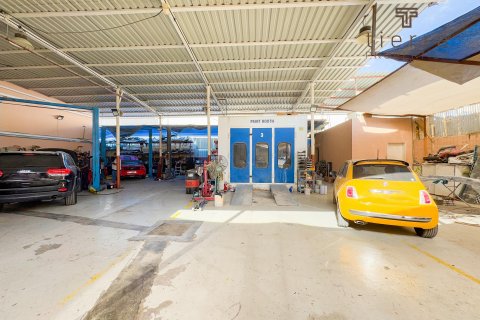 Magazinë në Al Quoz, Dubai, Emiratet e Bashkuara Arabe 464.5 m2. № 569319 - Foto 1