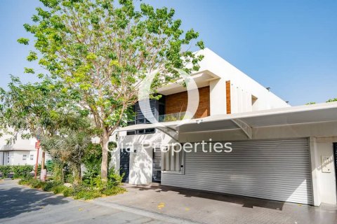 Vila na Yas Island, Abu Dhabi, SAE 4 ložnice, 614 m² Č.: 608520 - fotografie 1
