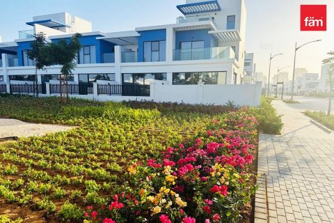 Kuća u nizu u Dubai, UAE 4 spavaćih soba, 144 m2 Br. 621720 - fotografija 1