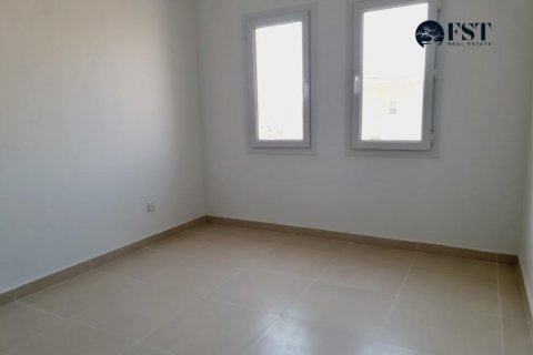 Řadový dům v Dubai Land, SAE 3 ložnice, 260.3 m² Č.: 571057 - fotografie 15