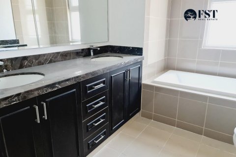Řadový dům v Dubai Land, SAE 3 ložnice, 260.3 m² Č.: 571057 - fotografie 11