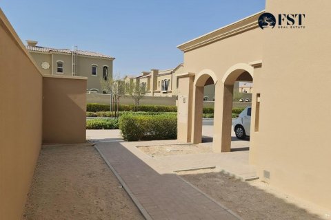 Řadový dům v Dubai Land, SAE 3 ložnice, 260.3 m² Č.: 571057 - fotografie 2