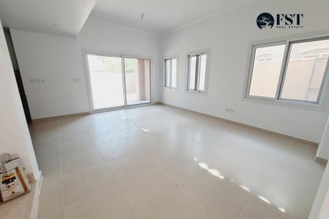 Řadový dům v Dubai Land, SAE 3 ložnice, 260.3 m² Č.: 571057 - fotografie 5