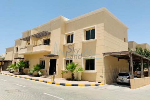 Villa in Al Barsha, Dubai, UAE 5 bedrooms, 464.5 sq.m. № 623783 - photo 3