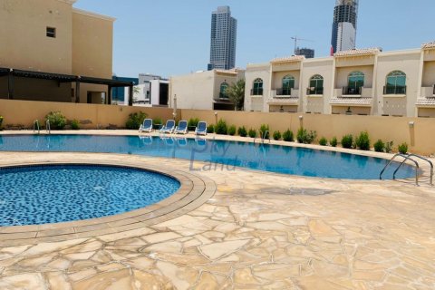 Villa in Al Barsha, Dubai, UAE 5 bedrooms, 464.5 sq.m. № 623783 - photo 1