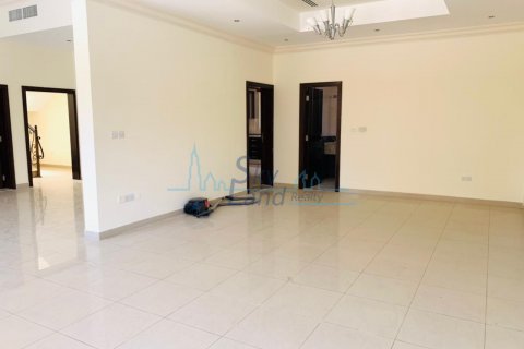 Villa in Al Barsha, Dubai, UAE 5 bedrooms, 464.5 sq.m. № 623783 - photo 6