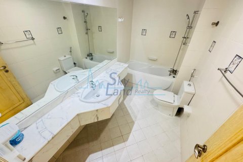 Huvila Umm Suqeim, Dubai, Arabiemiraatit 3 makuuhuonetta, 325.2 m2 № 623786 - kuva 19