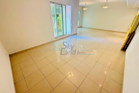 Huvila Umm Suqeim, Dubai, Arabiemiraatit 3 makuuhuonetta, 325.2 m2 № 623786 - kuva 16