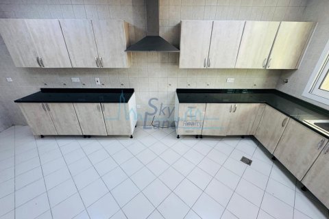 Huvila Umm Suqeim, Dubai, Arabiemiraatit 3 makuuhuonetta, 325.2 m2 № 623786 - kuva 8