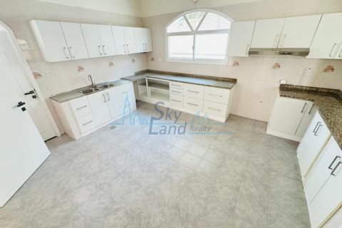 Villa in affitto a Umm Suqeim, Dubai, EAU 4 camere da letto, 325.2 mq. № 623784 - foto 6