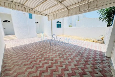Villa in affitto a Umm Suqeim, Dubai, EAU 4 camere da letto, 325.2 mq. № 623784 - foto 2
