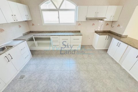 Villa in affitto a Umm Suqeim, Dubai, EAU 4 camere da letto, 325.2 mq. № 623784 - foto 5