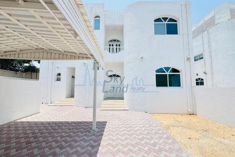 Villa in affitto a Umm Suqeim, Dubai, EAU 4 camere da letto, 325.2 mq. № 623784 - foto 1