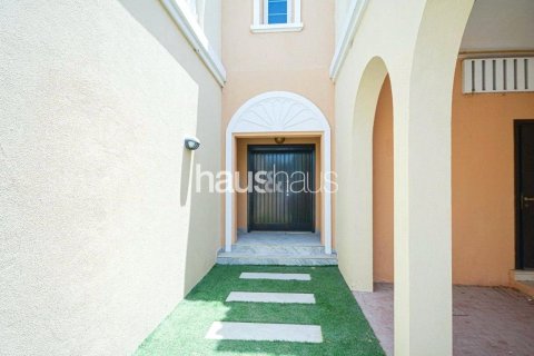 Townhouse in Jumeirah Village Triangle, Dubai, UAE 2 bedrooms, 152 sq.m. № 625886 - photo 11