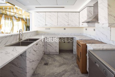 Townhouse in Jumeirah Village Triangle, Dubai, UAE 2 bedrooms, 152 sq.m. № 625886 - photo 2