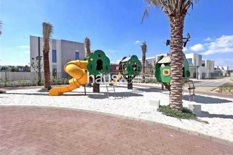 Townhouse in Arabian Ranches 3, Dubai, UAE 3 bedrooms, 181 sq.m. № 625867 - photo 3