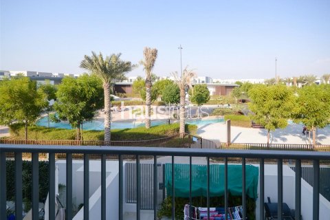 Townhouse in Arabian Ranches 3, Dubai, UAE 3 bedrooms, 142 sq.m. № 625866 - photo 1