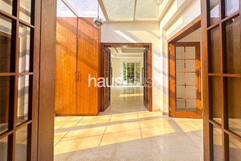 Villa in Emirates Hills, Dubai, UAE 6 bedrooms, 860 sq.m. № 625889 - photo 10