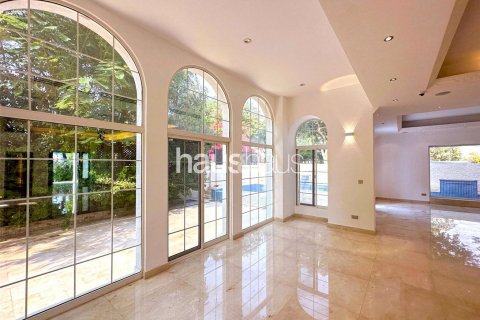 Villa in Emirates Hills, Dubai, UAE 6 bedrooms, 860 sq.m. № 625889 - photo 8