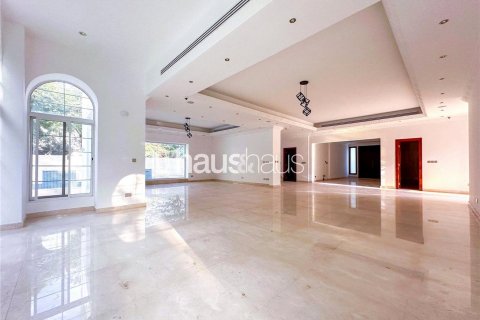 Villa in Emirates Hills, Dubai, UAE 6 bedrooms, 860 sq.m. № 625889 - photo 2