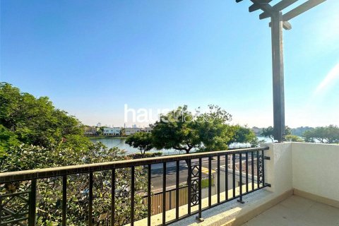Villa in Emirates Hills, Dubai, UAE 6 bedrooms, 860 sq.m. № 625889 - photo 1