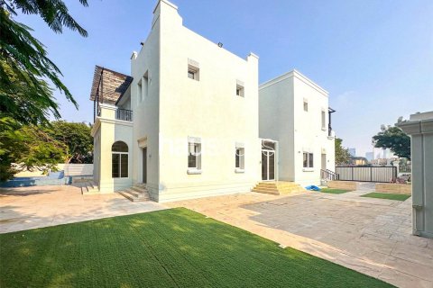 Villa in Emirates Hills, Dubai, UAE 6 bedrooms, 860 sq.m. № 625889 - photo 16