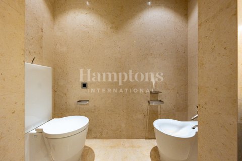 Apartment in Burj Khalifa, Dubai, UAE 2 bedrooms, 159.41968994 sq.m. № 597773 - photo 14