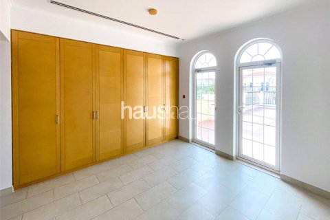 Villa zur Miete in Jumeirah Park, Dubai, VAE 4 Schlafzimmer, 1075 m2 Nr. 626449 - Foto 11