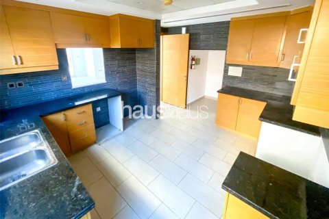 Villa zur Miete in Jumeirah Park, Dubai, VAE 4 Schlafzimmer, 1075 m2 Nr. 626449 - Foto 2