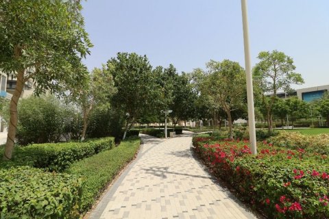 Apartment in Dubai, UAE 3 bedrooms, 156.4 sq.m. № 589458 - photo 12