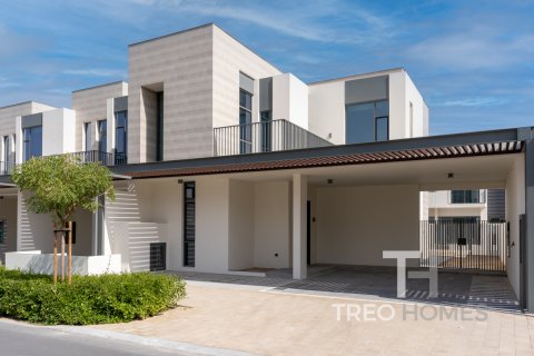 Radhus till försäljning i Arabian Ranches 3, Dubai, UAE 4 sovrum, 248 kvm Nr. 597586 - fotografi 1