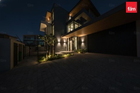 Vilë në Dubai, Emiratet e Bashkuara Arabe 4 dhoma gjumi, 528.1 m2. № 610167