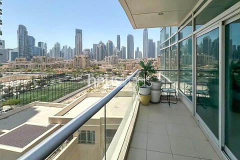 Apartment in Downtown Dubai (Downtown Burj Dubai), Dubai, UAE 2 bedrooms, 127 sq.m. № 626056 - photo 2