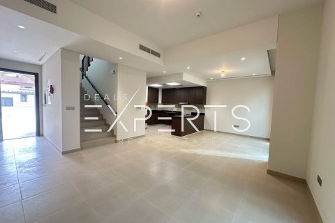 Townhouse in Khalifa City, Abu Dhabi, UAE 3 bedrooms, 172 sq.m. № 577003 - photo 1