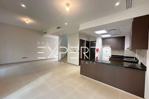 Townhouse in Khalifa City, Abu Dhabi, UAE 3 bedrooms, 172 sq.m. № 577003 - photo 2