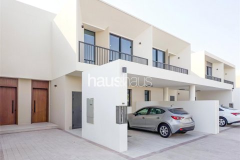 Shtëpi në qytet në Town Square, Dubai, Emiratet e Bashkuara Arabe 3 dhoma gjumi, 190 m2. № 625848 - Foto 1