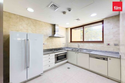 Vilë në Jumeirah Islands, Dubai, Emiratet e Bashkuara Arabe 5 dhoma gjumi, 1293.1 m2. № 582852 - Foto 25