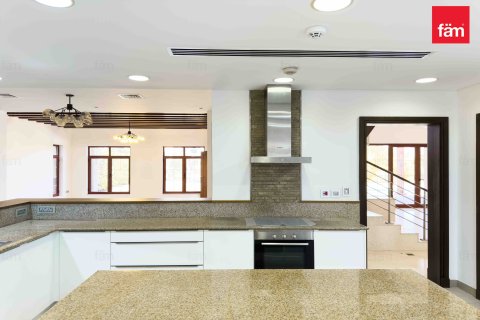 Vilë në Jumeirah Islands, Dubai, Emiratet e Bashkuara Arabe 5 dhoma gjumi, 1293.1 m2. № 582852 - Foto 3