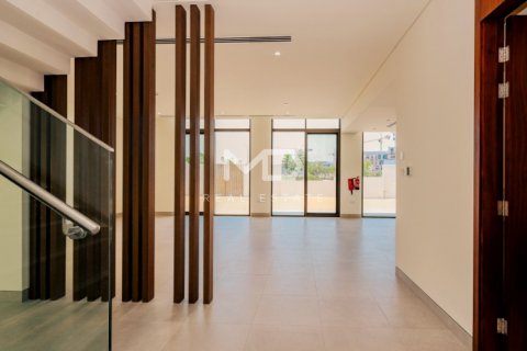 Villa sa Abu Dhabi, UAE 4 silid-tulugan, 770 sq.m. № 555537 - larawan 23