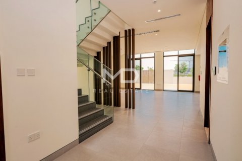 Villa sa Abu Dhabi, UAE 4 silid-tulugan, 770 sq.m. № 555537 - larawan 22