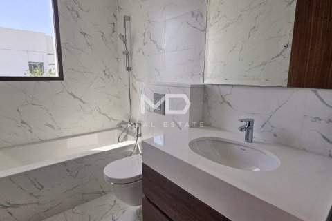 Villa sa Abu Dhabi, UAE 4 silid-tulugan, 770 sq.m. № 555537 - larawan 15